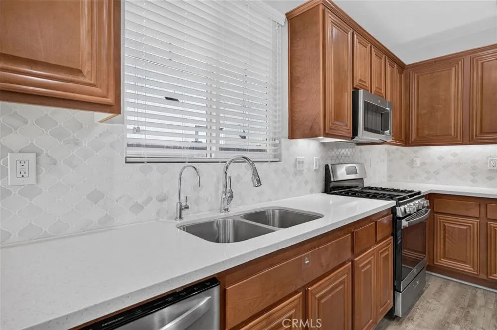 868 White Pepper Hemet, CA 92545