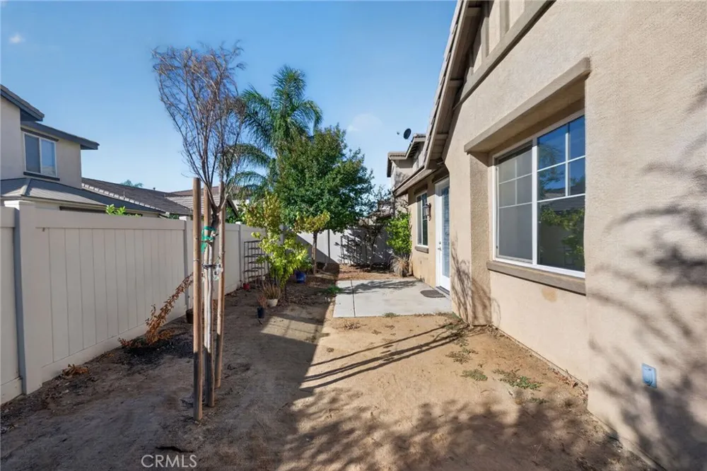 868 White Pepper Hemet, CA 92545