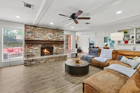 5823 Havenwoods
