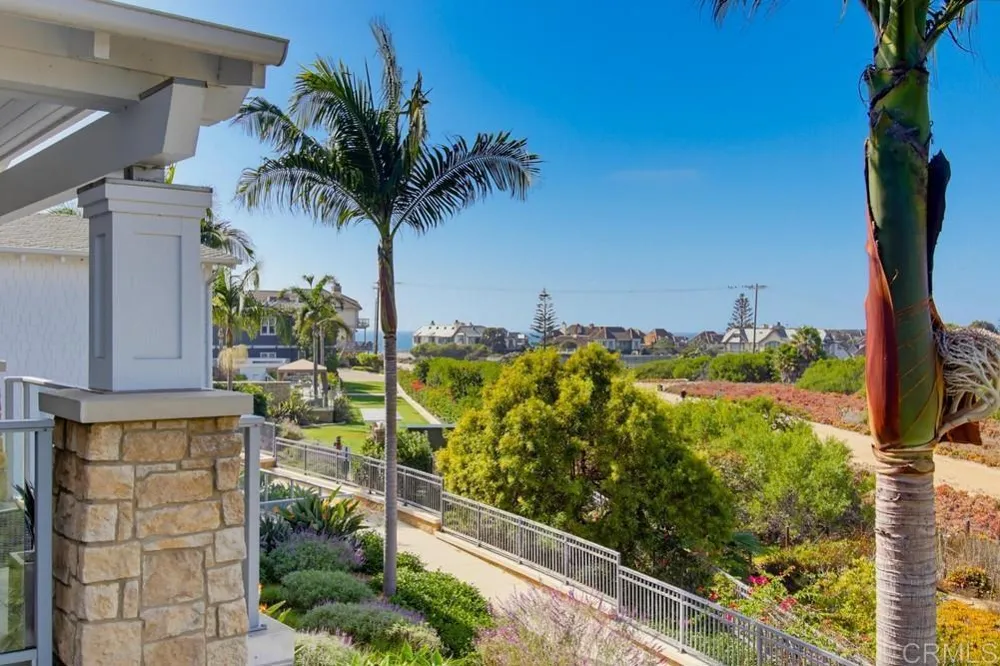 2389 Ocean Street Carlsbad, CA 92008