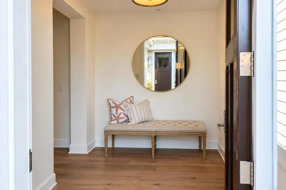 2389 Ocean Street Carlsbad, CA 92008