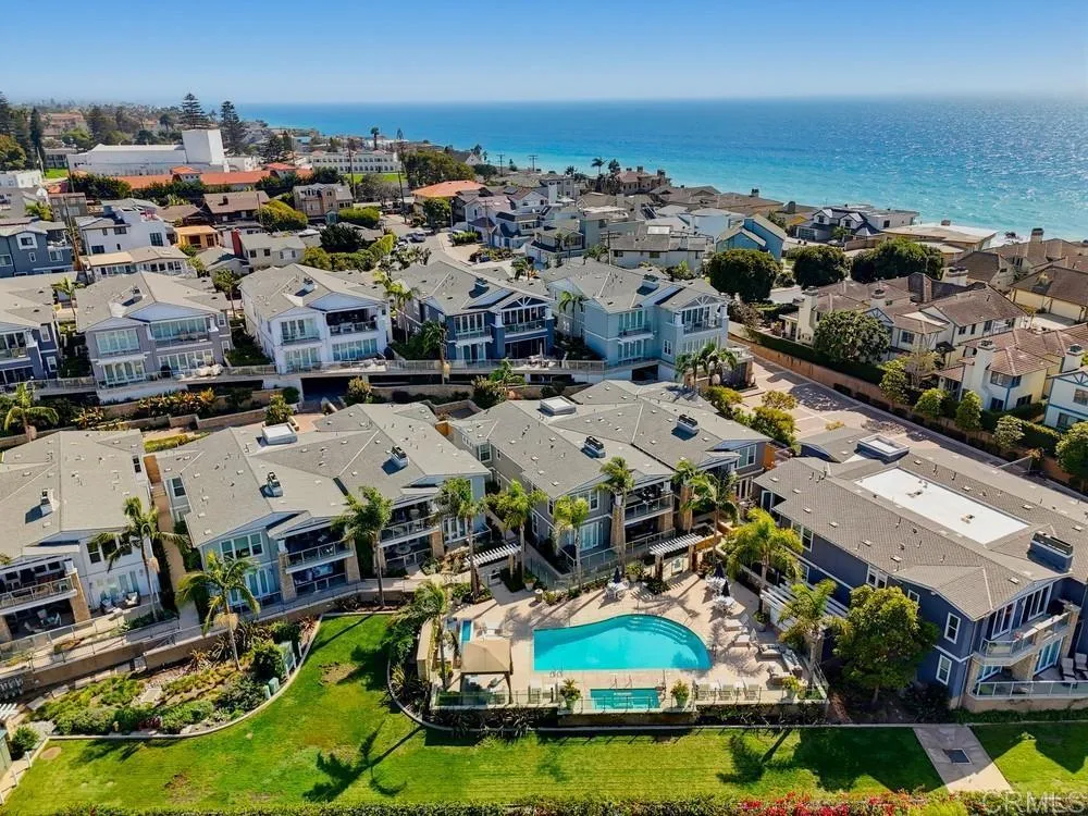 2389 Ocean Street Carlsbad, CA 92008