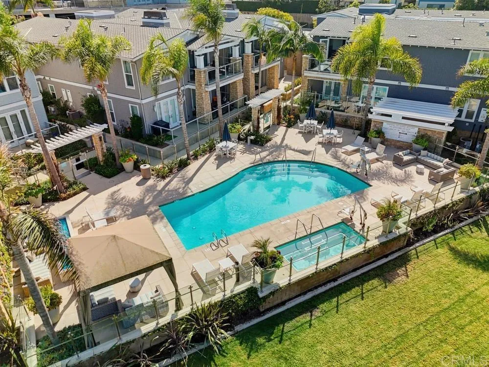 2389 Ocean Street Carlsbad, CA 92008