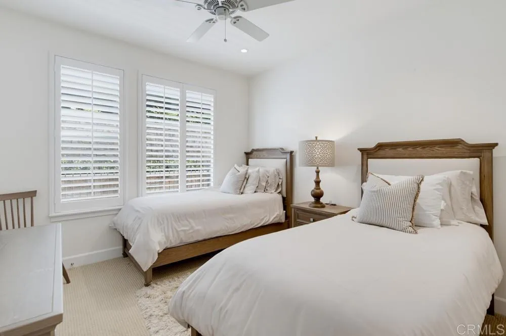 2389 Ocean Street Carlsbad, CA 92008