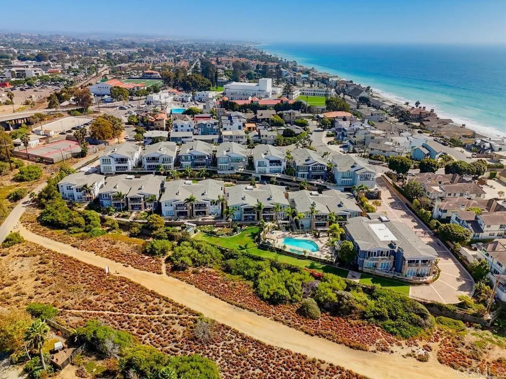 2389 Ocean Street Carlsbad, CA 92008