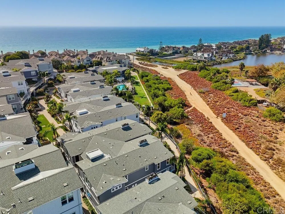 2389 Ocean Street Carlsbad, CA 92008