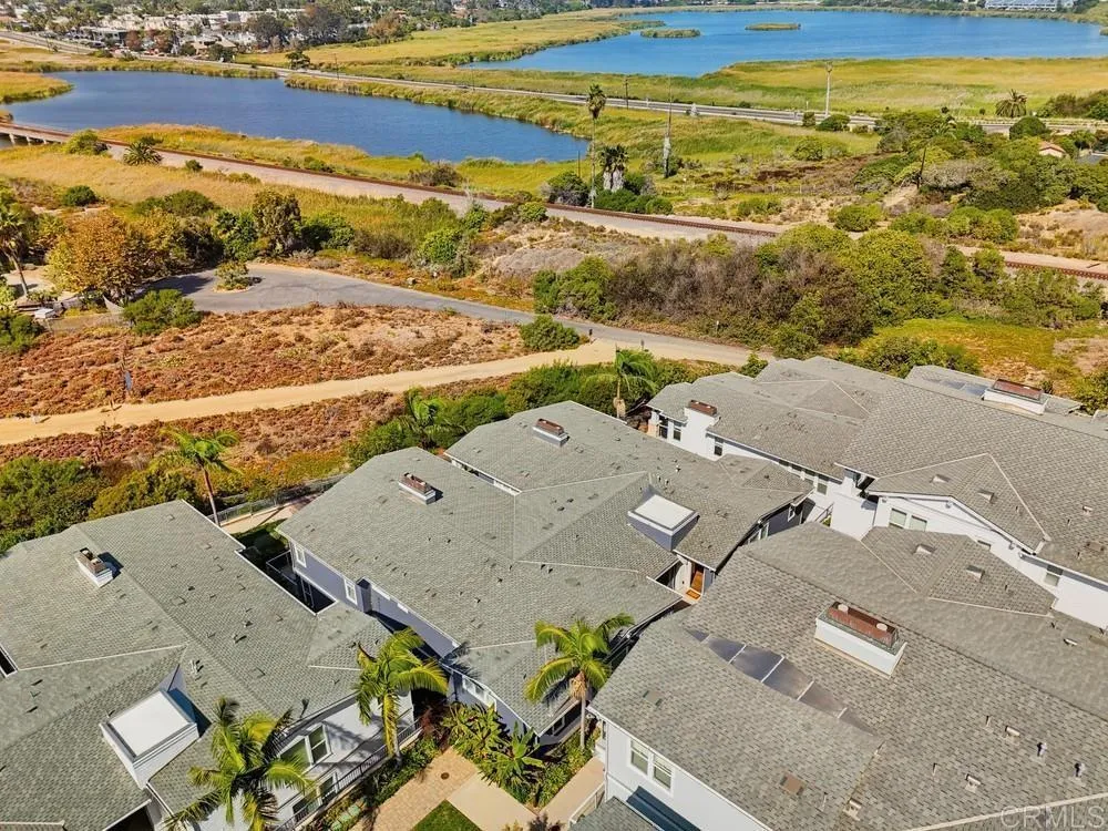 2389 Ocean Street Carlsbad, CA 92008