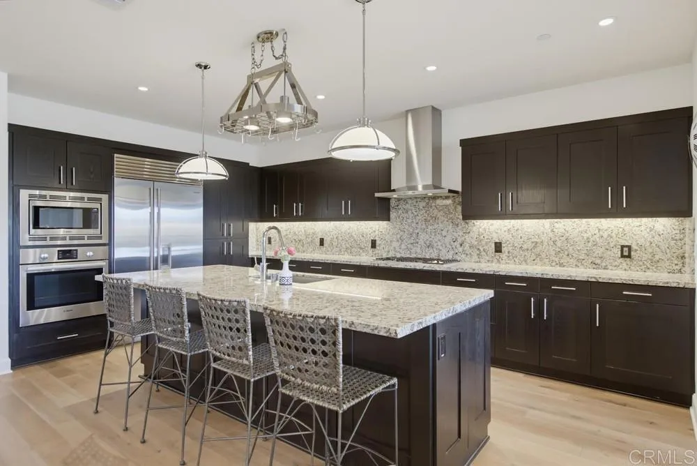 2389 Ocean Street Carlsbad, CA 92008