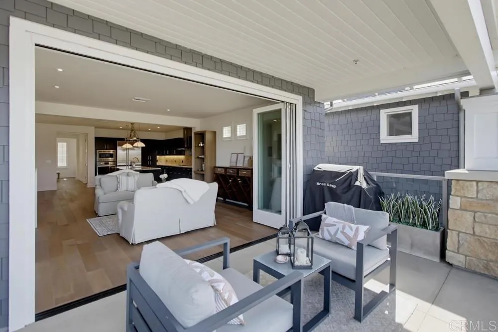 2389 Ocean Street Carlsbad, CA 92008