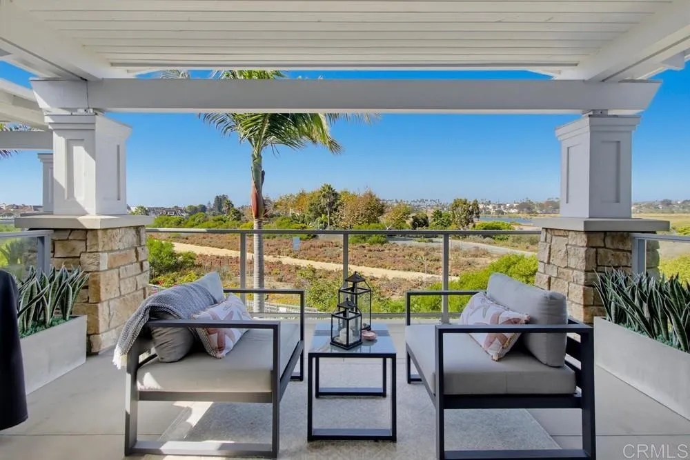 2389 Ocean Street Carlsbad, CA 92008