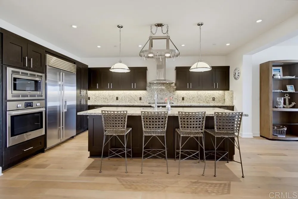 2389 Ocean Street Carlsbad, CA 92008