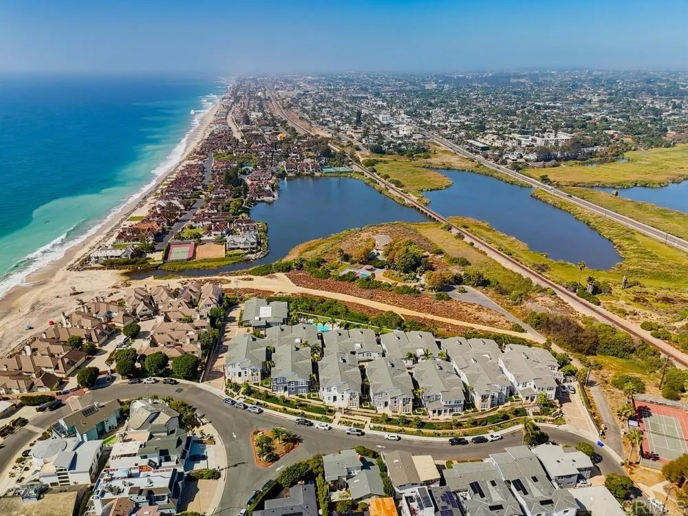 2389 Ocean Street Carlsbad, CA 92008