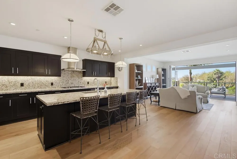 2389 Ocean Street Carlsbad, CA 92008