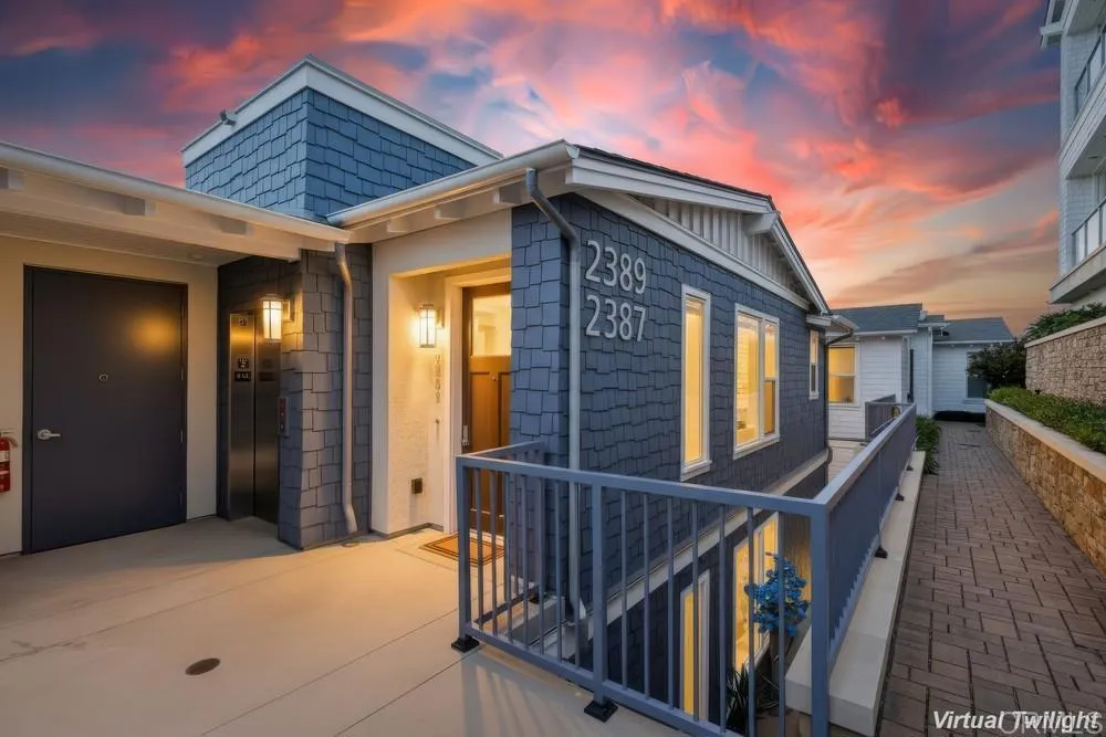 2389 Ocean Street Carlsbad, CA 92008