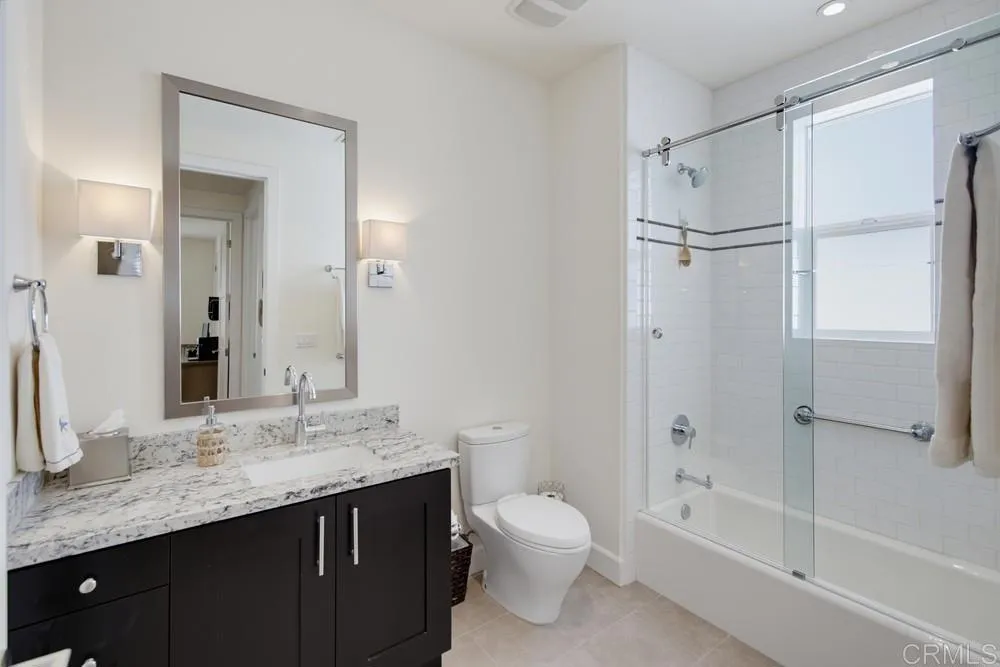 2389 Ocean Street Carlsbad, CA 92008
