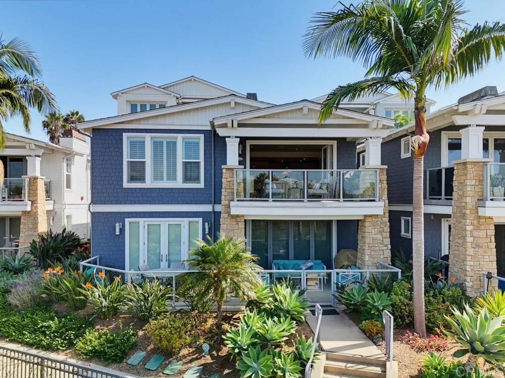 2389 Ocean Street Carlsbad, CA 92008