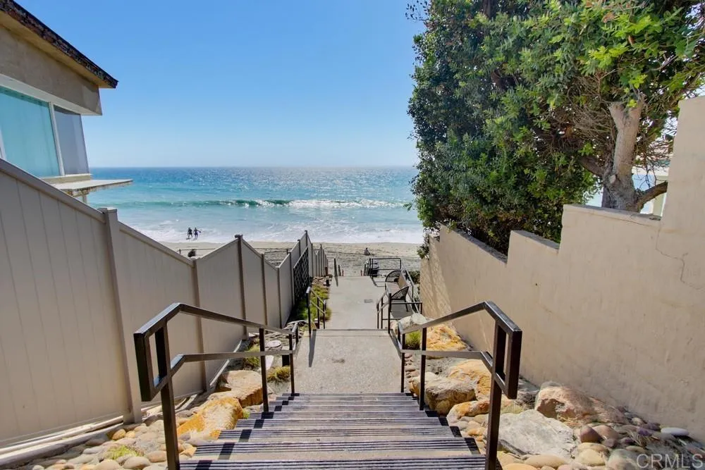 2389 Ocean Street Carlsbad, CA 92008
