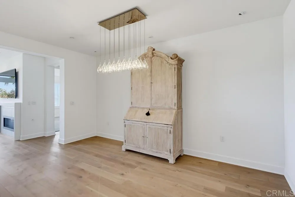 2389 Ocean Street Carlsbad, CA 92008