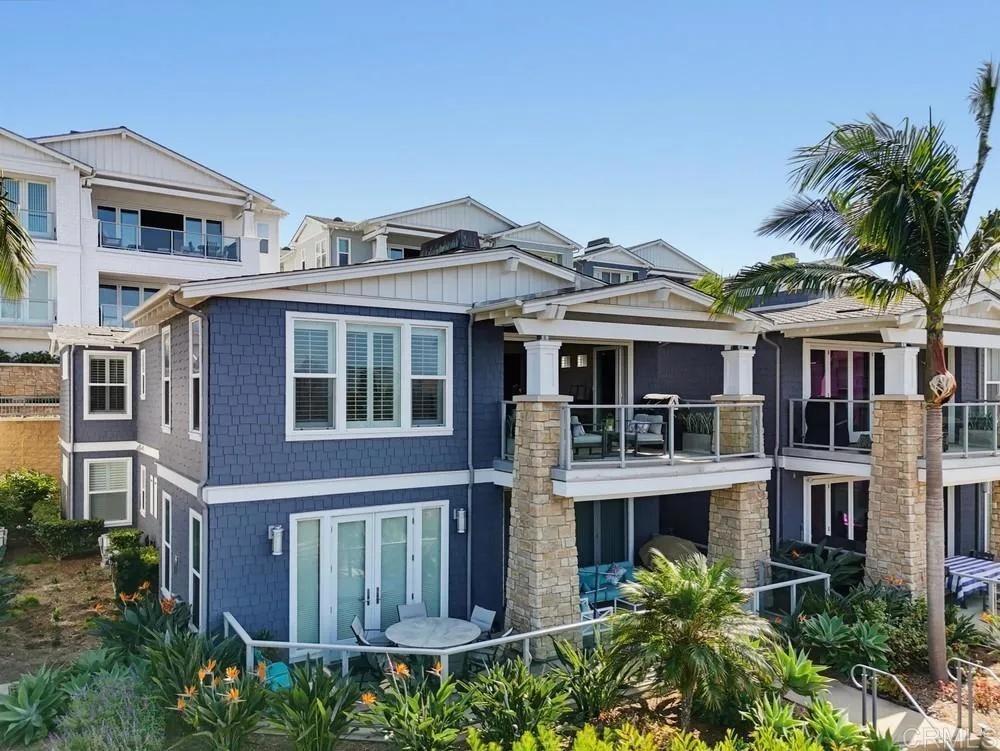 2389 Ocean Street Carlsbad, CA 92008