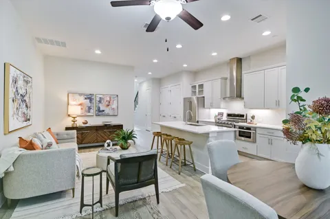 4323 Spicewood Springs Road #10