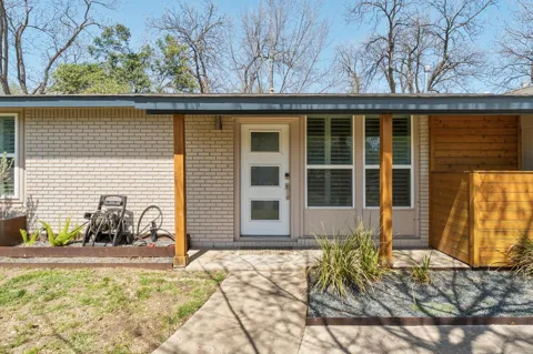 6414 Kenilworth Drive