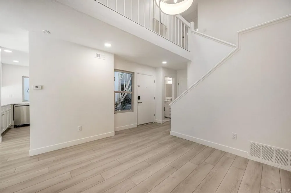 10218 Caminito Surabaya San Diego, CA 92131