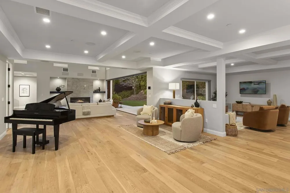 6989 Paseo Laredo La Jolla, CA 92037
