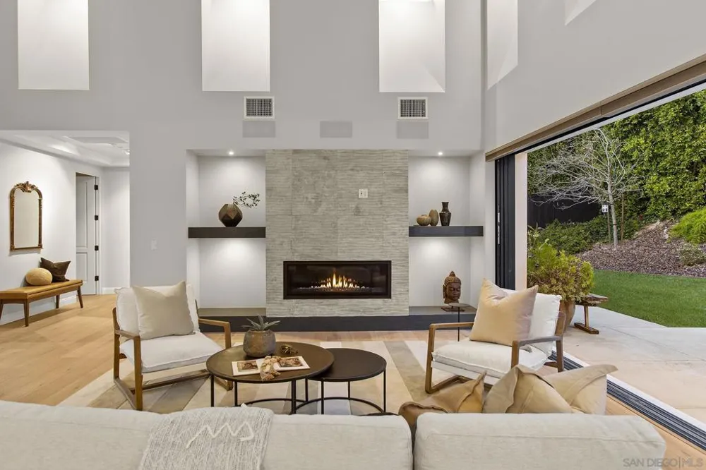 6989 Paseo Laredo La Jolla, CA 92037