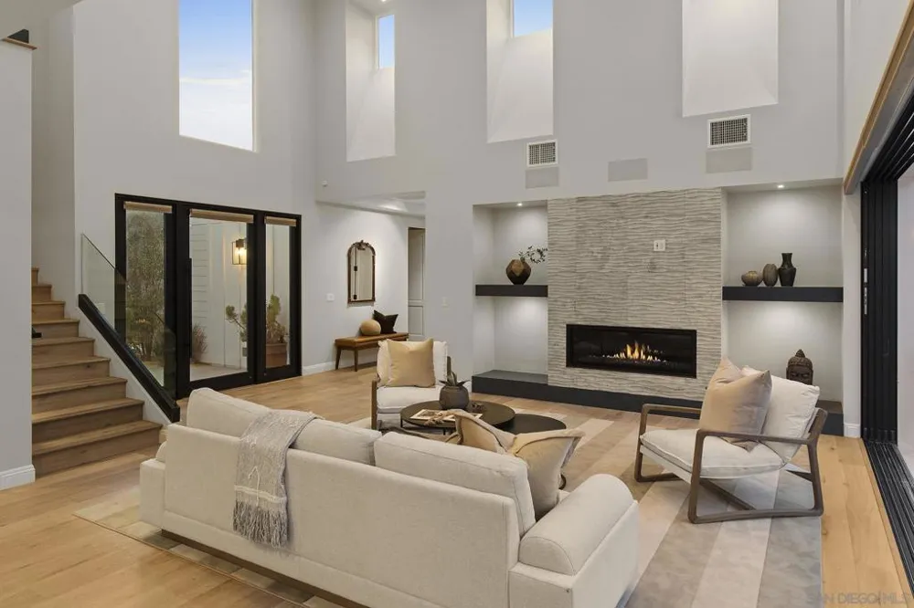 6989 Paseo Laredo La Jolla, CA 92037