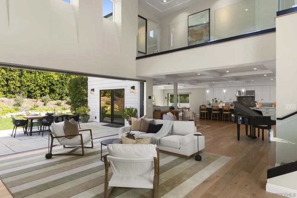 6989 Paseo Laredo La Jolla, CA 92037