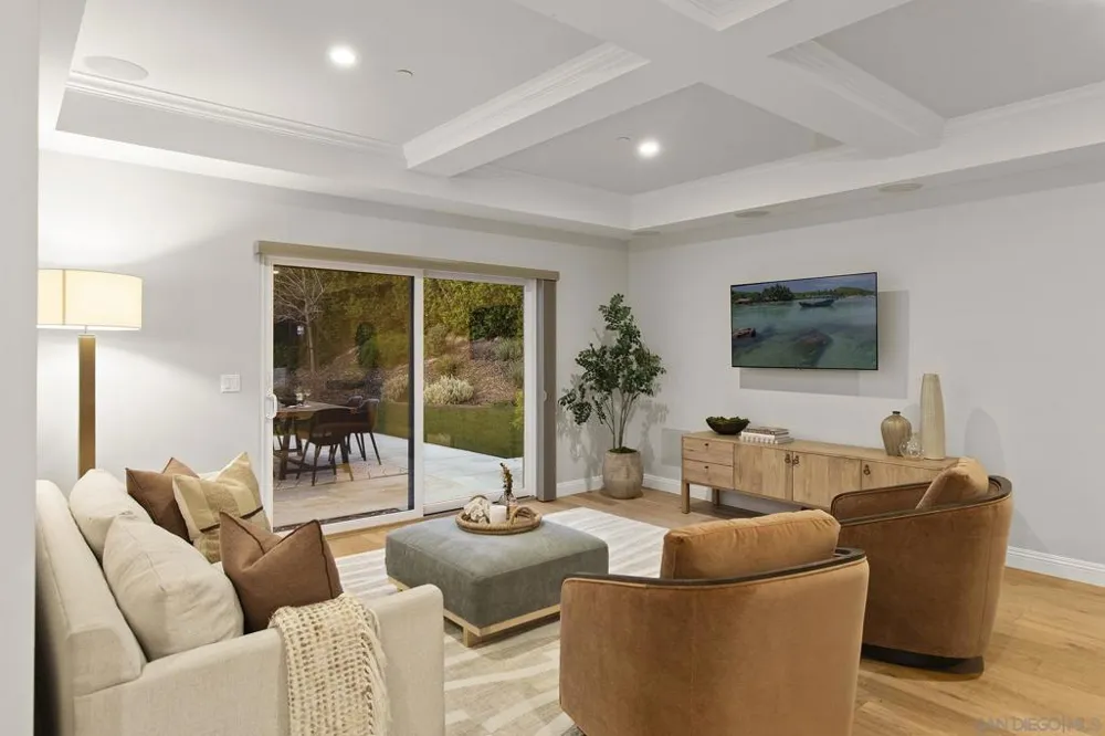 6989 Paseo Laredo La Jolla, CA 92037