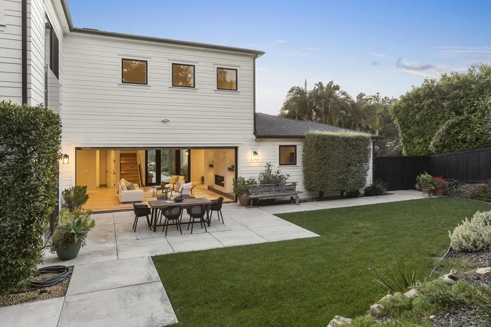 6989 Paseo Laredo La Jolla, CA 92037