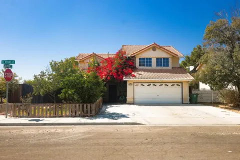 805 El Pinal Lane