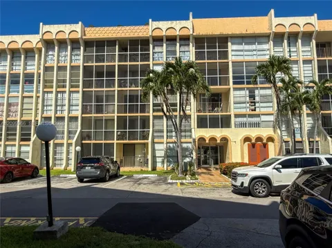 601 Three Islands Blvd #117