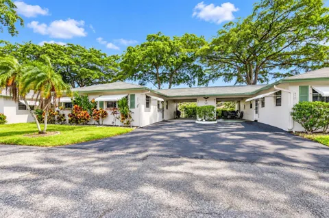 843 Meadowlark Lane