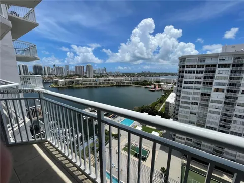 18061 Biscayne Blvd #1804