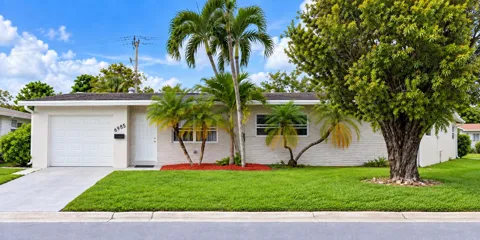 6985 NW 17TH COURT
