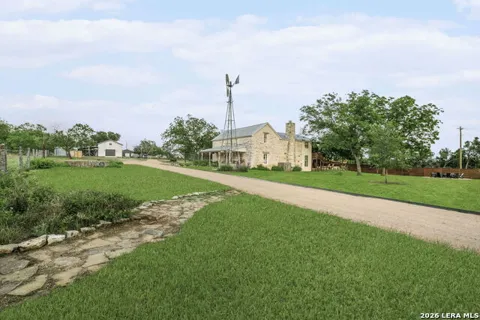 271 SMOKEHOUSE RD
