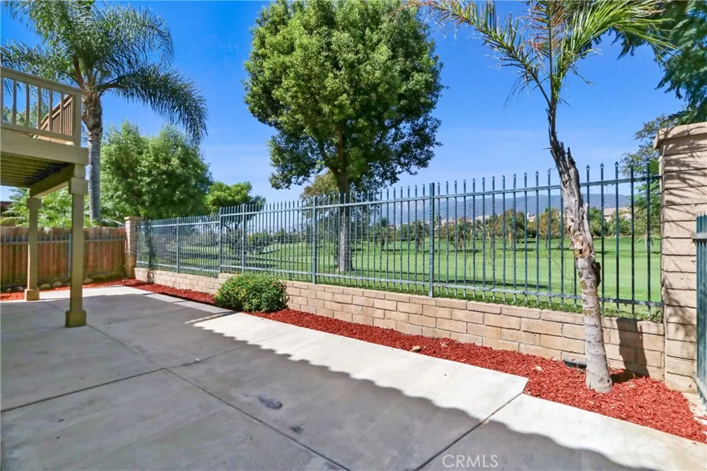16556 El Revino Drive Fontana, CA 92336