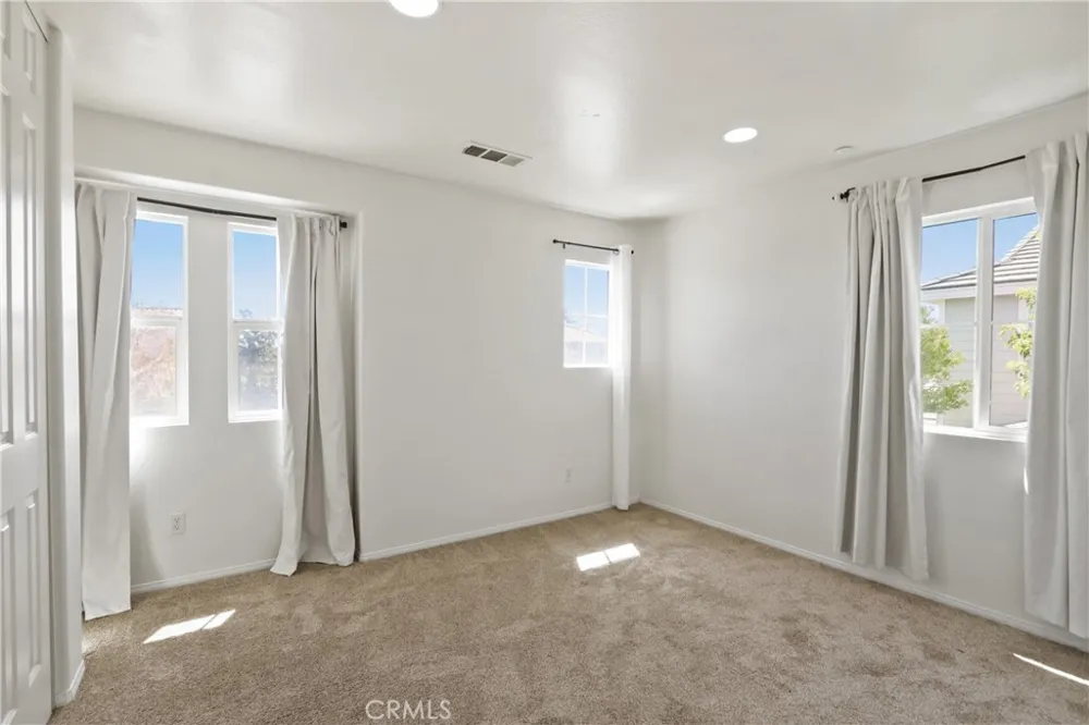 16556 El Revino Drive Fontana, CA 92336