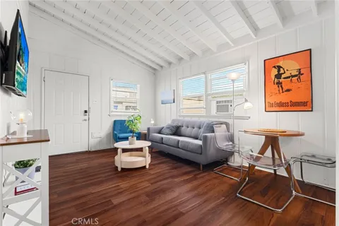5916 E Ocean