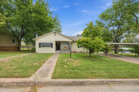 1117 Pin Oak Court