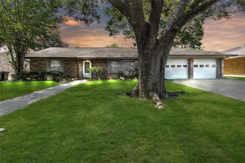 2207 Mockingbird Lane