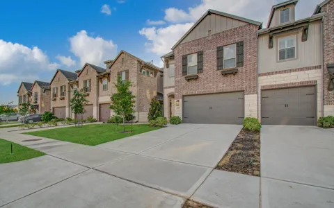 6510 Bramble Cove Lane