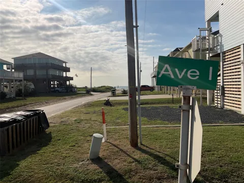 1966 Avenue I