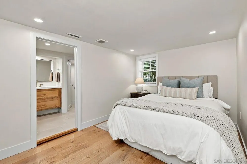 4301 Hawk St San Diego, CA 92103