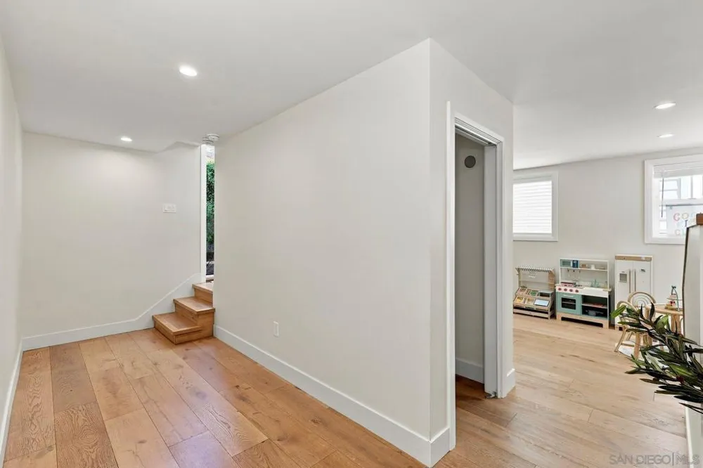 4301 Hawk St San Diego, CA 92103