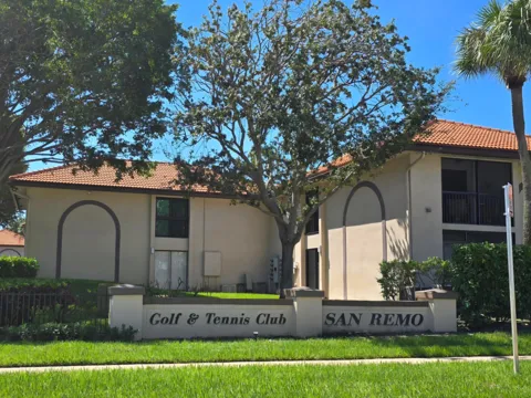 5151 W CLUB CIRCLE #202
