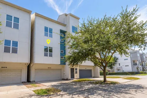 1804 Goliad Street