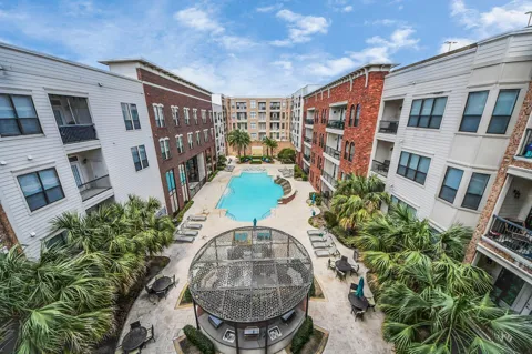 6363 San Felipe Street #304